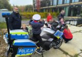Spotkania profilaktyczne z krakowskimi policjantami drogówki w placówkach edukacyjnych